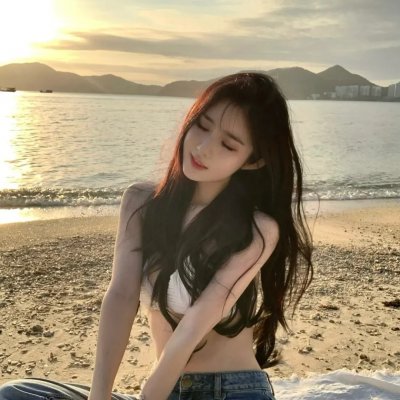 蒙娜丽莎与血月亮